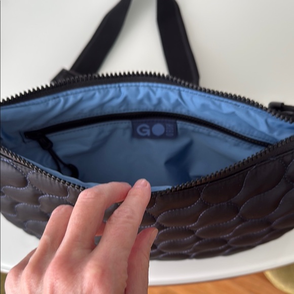 HOBO GO EVERY WEAR Quilted Crossbody - NWT - Picture 3 of 6